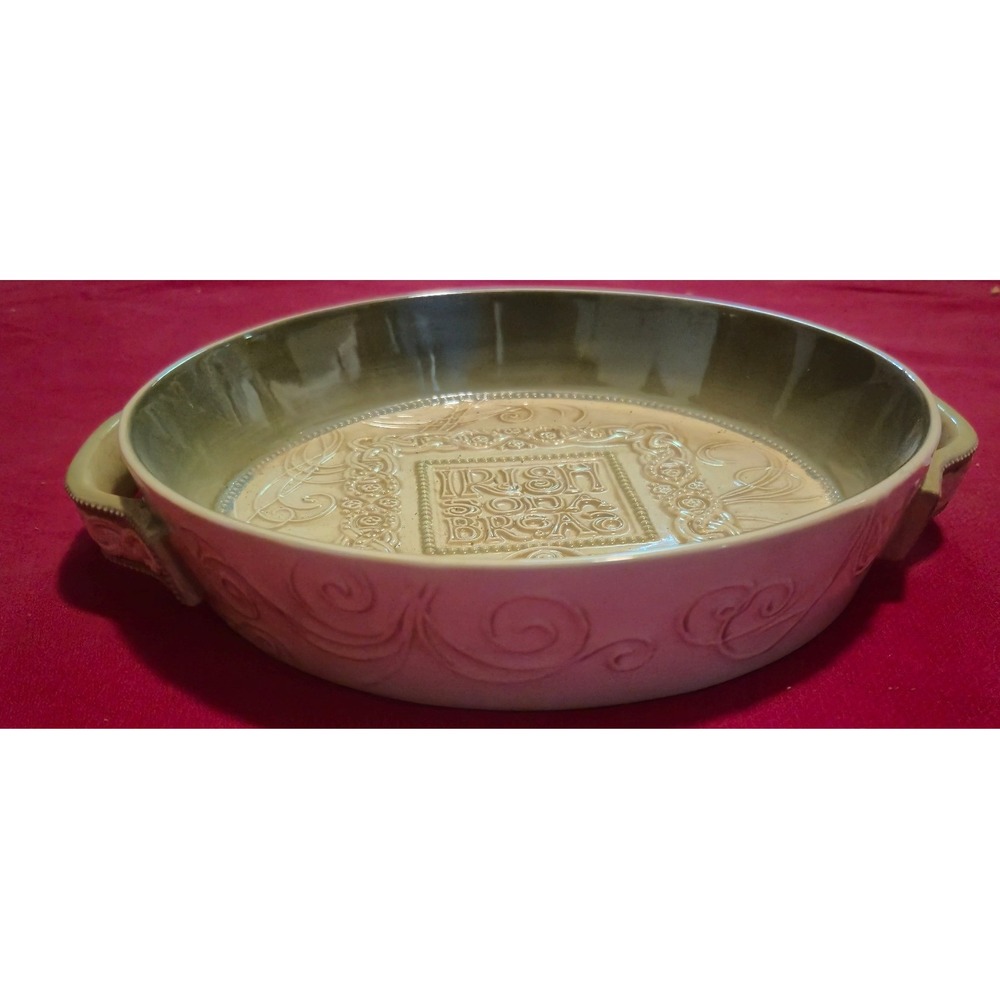 Grasslands Road Irish Soda Bread Ceramic Baker Dish Celtic Knot Cream 10 Inch
